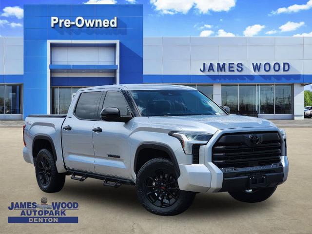 2022 Toyota Tundra 4WD Vehicle Photo in DENTON, TX 76210-9321