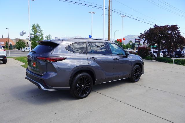 2024 Toyota Highlander Vehicle Photo in Riverdale, UT 84405
