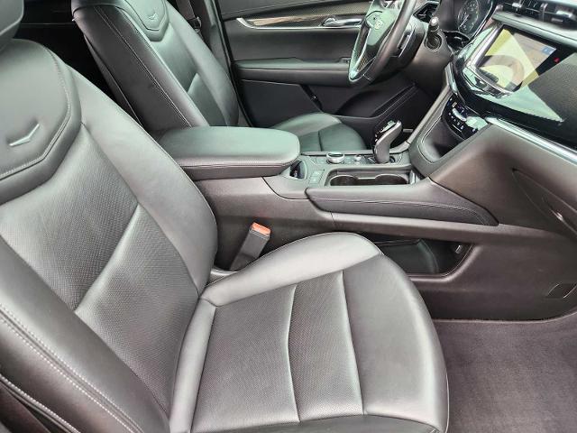 2022 Cadillac XT6 Vehicle Photo in DENTON, TX 76210-9321