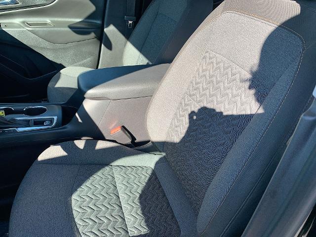 2022 Chevrolet Equinox Vehicle Photo in MOON TOWNSHIP, PA 15108-2571