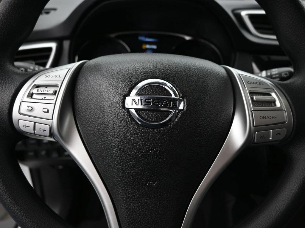 2016 Nissan Rogue Vehicle Photo in Marion, IA 52302