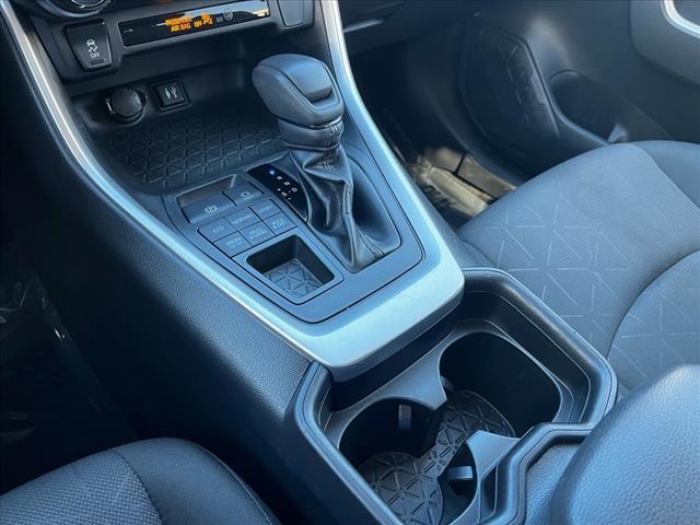 2019 Toyota RAV4 Vehicle Photo in TAMPA, FL 33612-3404