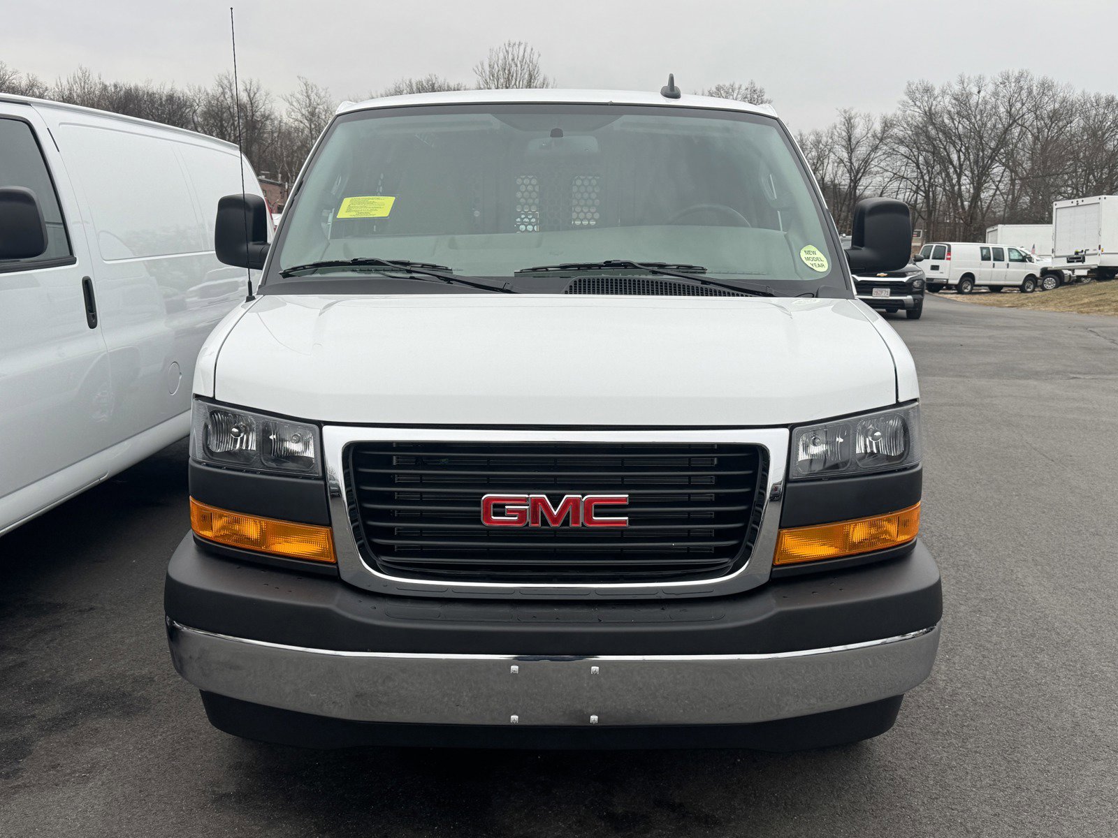 2025 GMC Savana Cargo 2500 Vehicle Photo in LEOMINSTER, MA 01453-2952