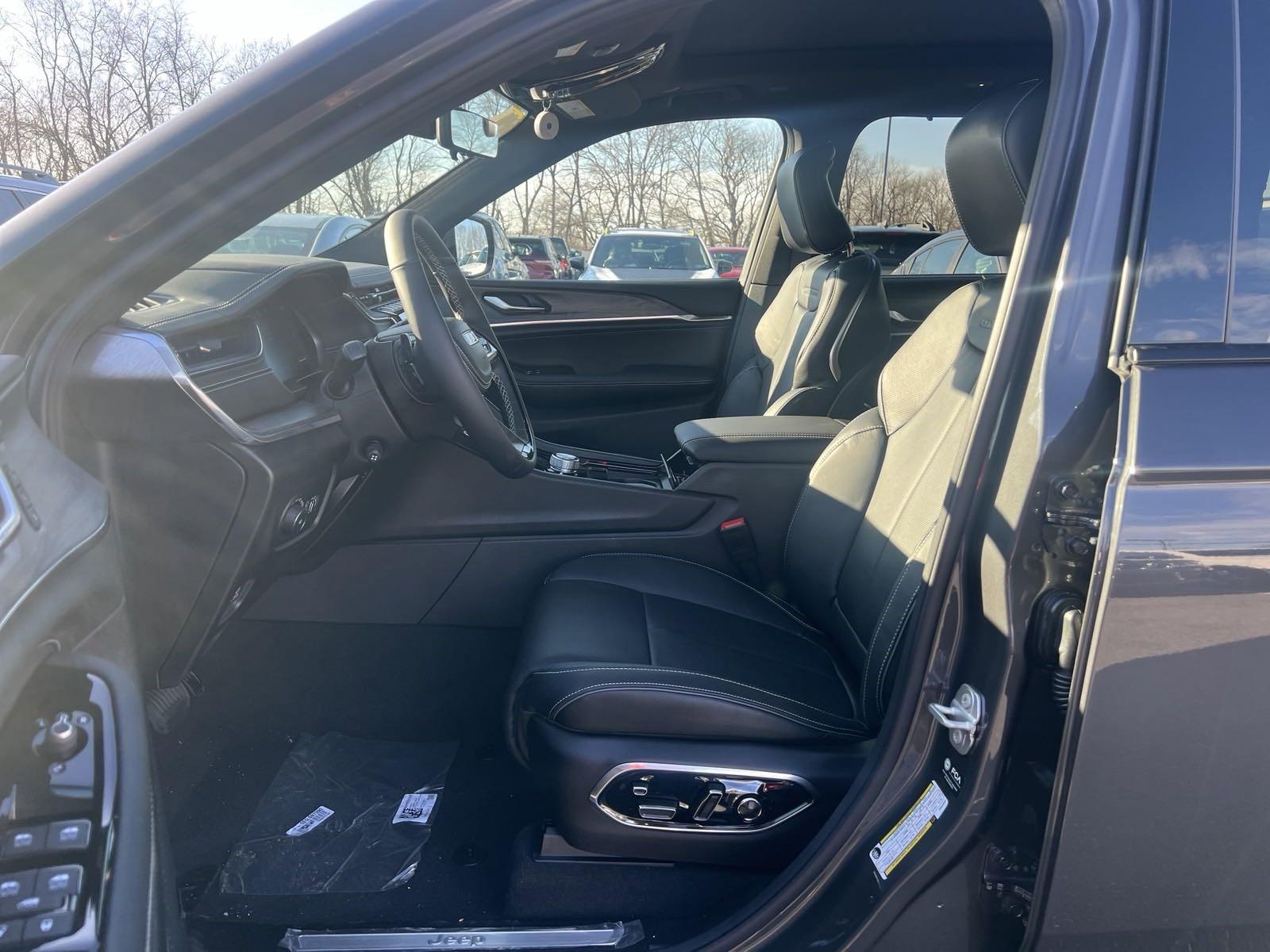 2025 Jeep Grand Cherokee L Vehicle Photo in Mechanicsburg, PA 17050-1707