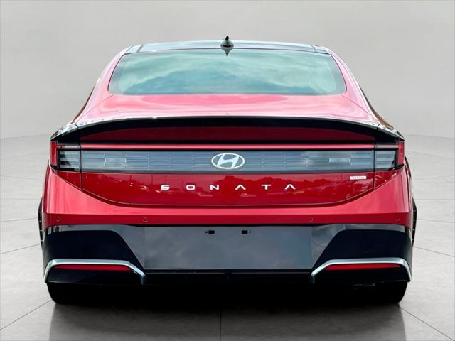 2025 Hyundai SONATA Hybrid Vehicle Photo in Green Bay, WI 54304