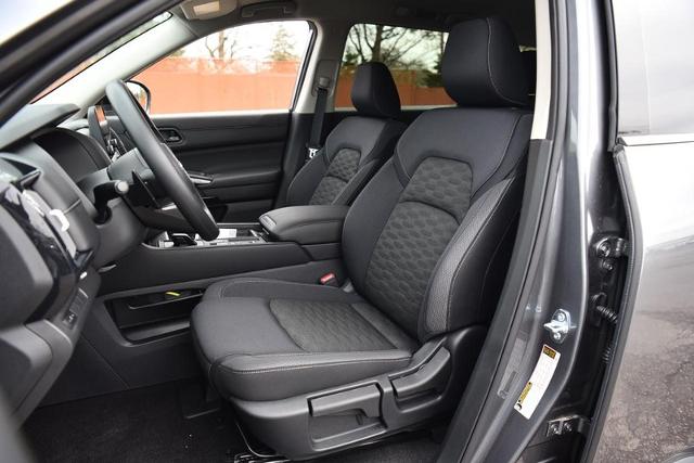 2025 Nissan Pathfinder Vehicle Photo in Ballwin, MO 63011
