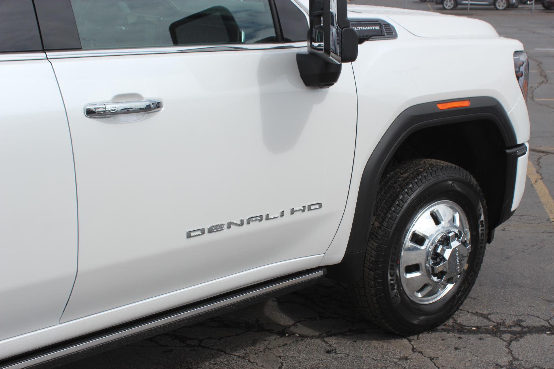 2025 GMC Sierra 3500 HD Vehicle Photo in AURORA, CO 80012-4011