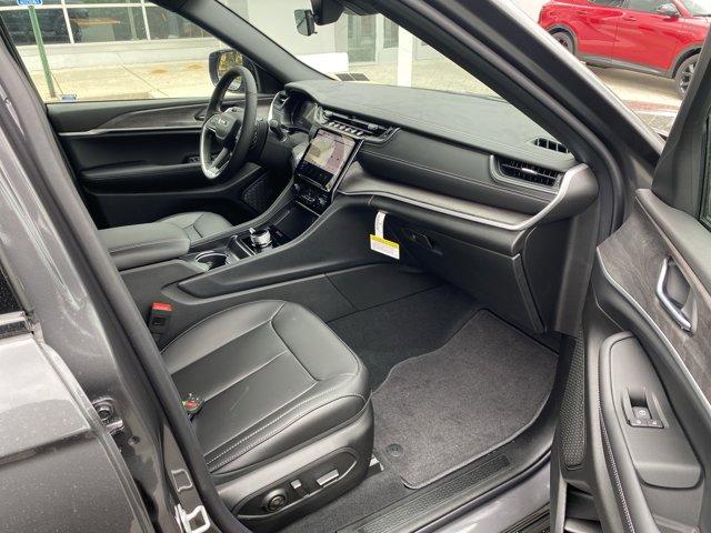 2025 Jeep Grand Cherokee Vehicle Photo in Doylsetown, PA 18901