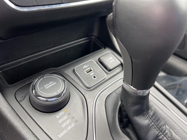 2021 Jeep Cherokee Vehicle Photo in GREEN BAY, WI 54304-5303