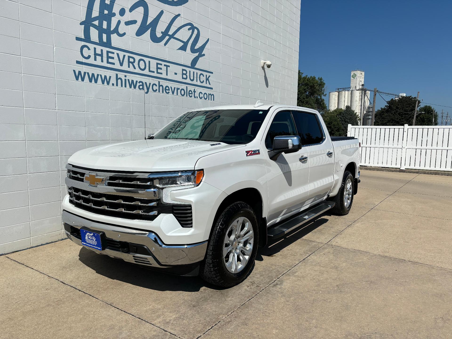 Used 2024 Chevrolet Silverado 1500 LTZ with VIN 1GCUDGE80RZ115591 for sale in Rock Valley, IA