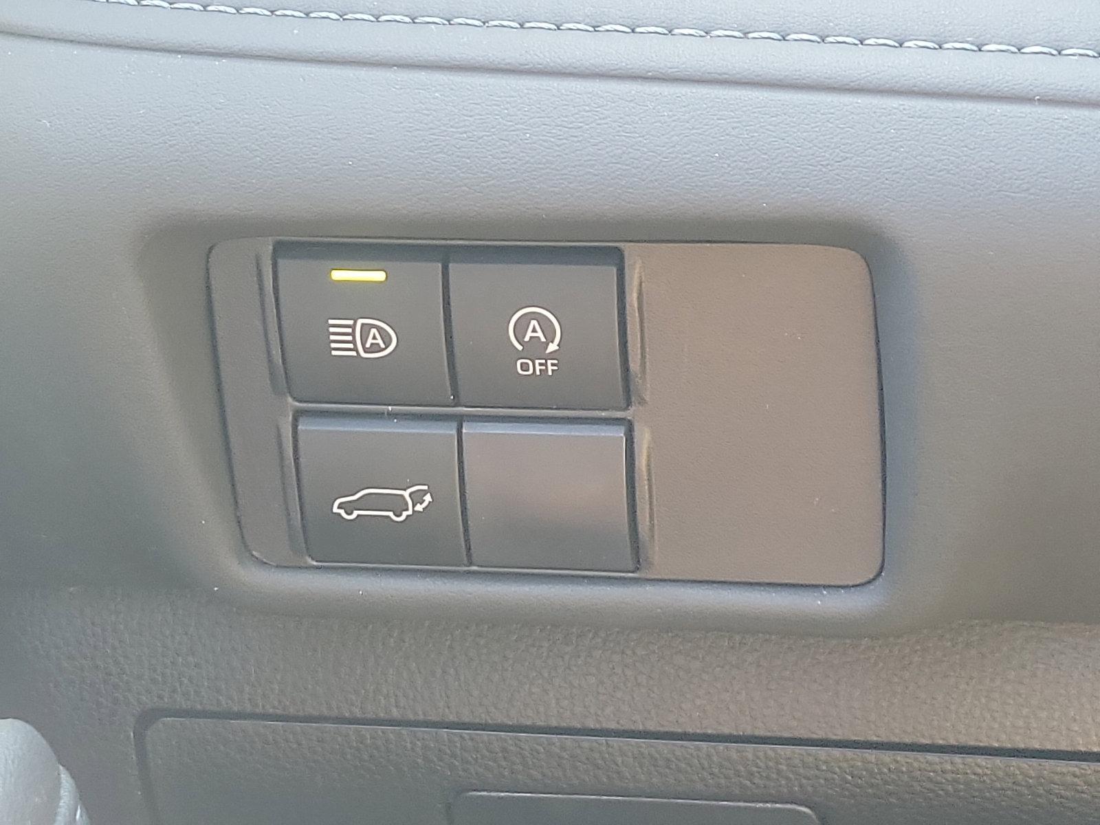 2023 Toyota Highlander Vehicle Photo in Trevose, PA 19053
