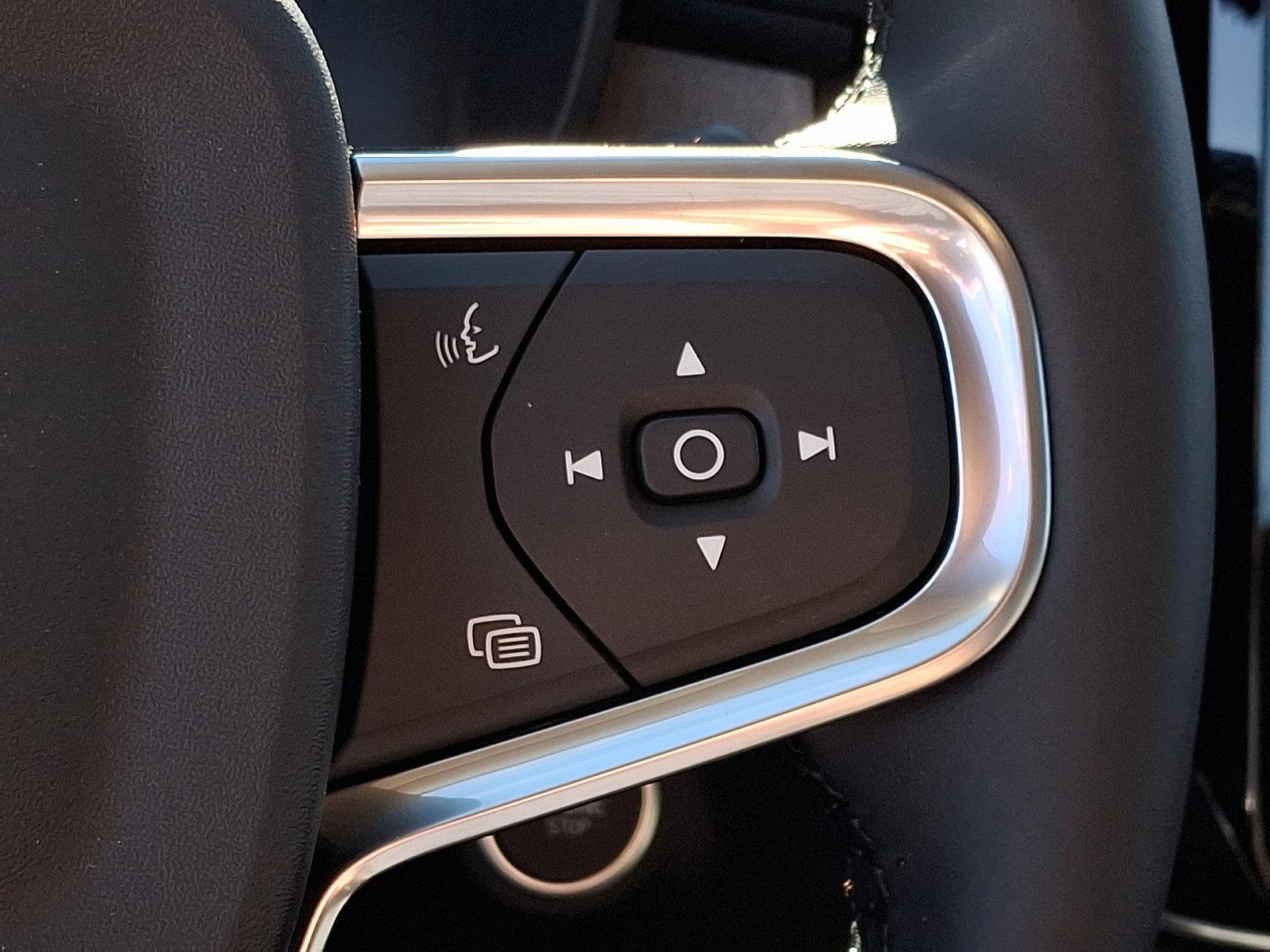 2025 Volvo XC40 Vehicle Photo in Trevose, PA 19053