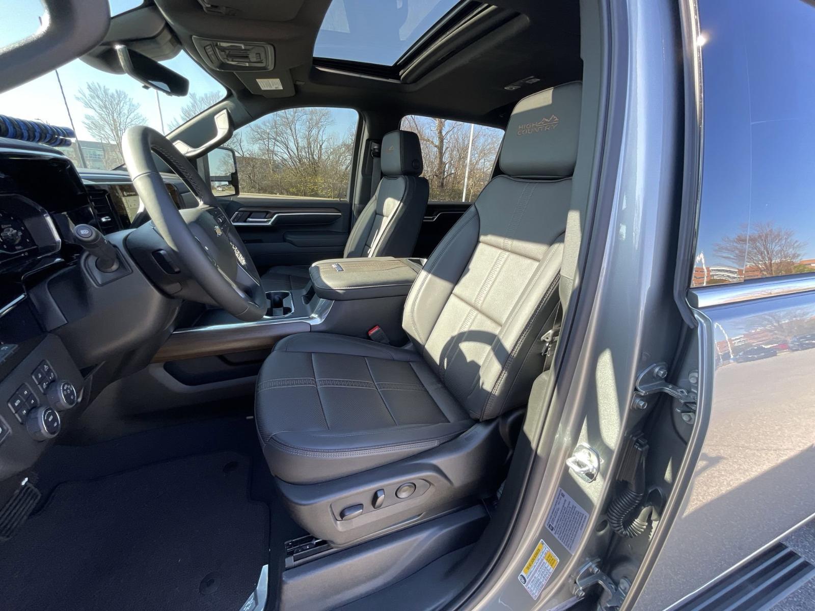 2025 Chevrolet Silverado 2500 HD Vehicle Photo in BENTONVILLE, AR 72712-4322