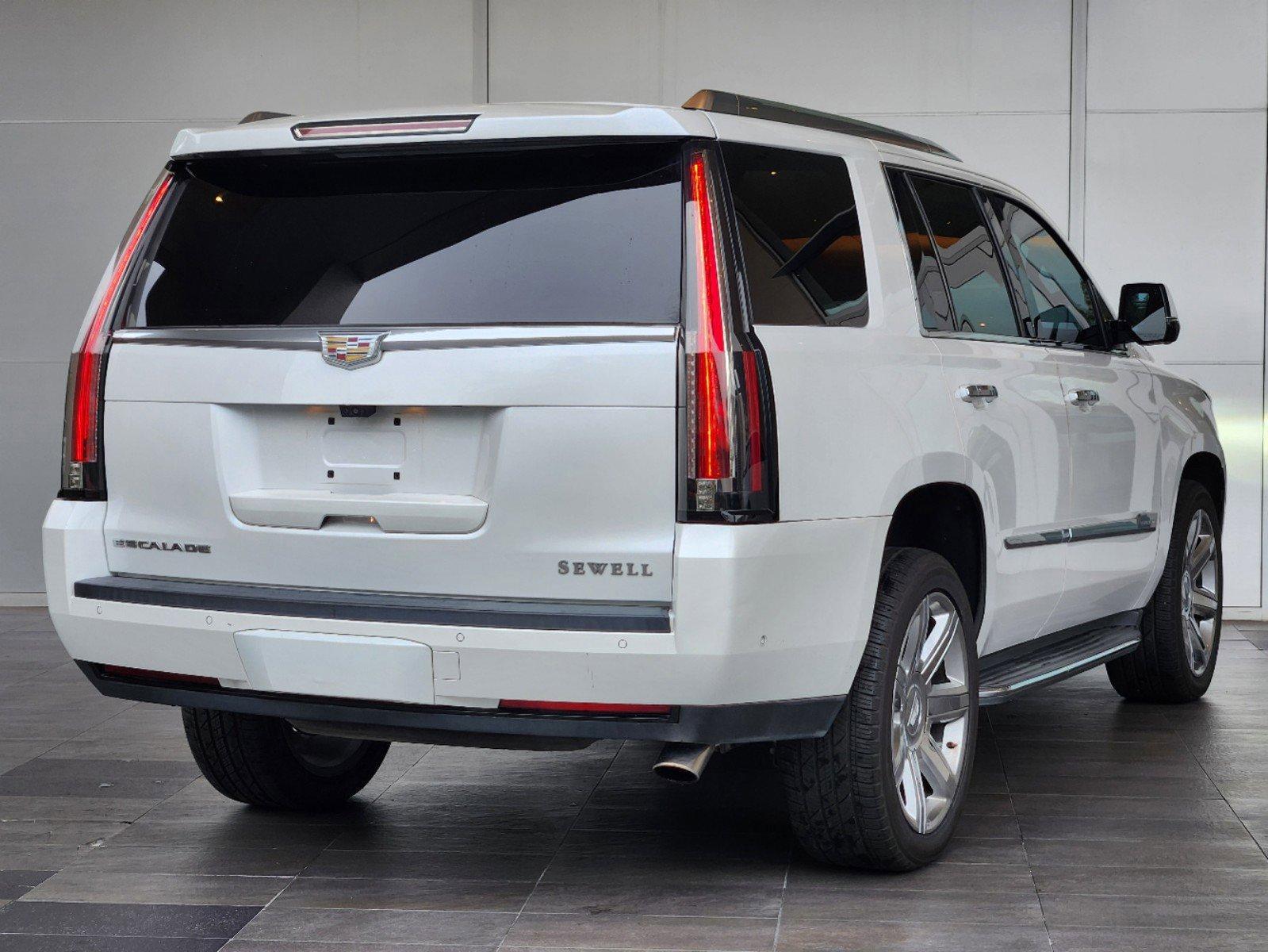 2017 Cadillac Escalade Vehicle Photo in HOUSTON, TX 77079-1502