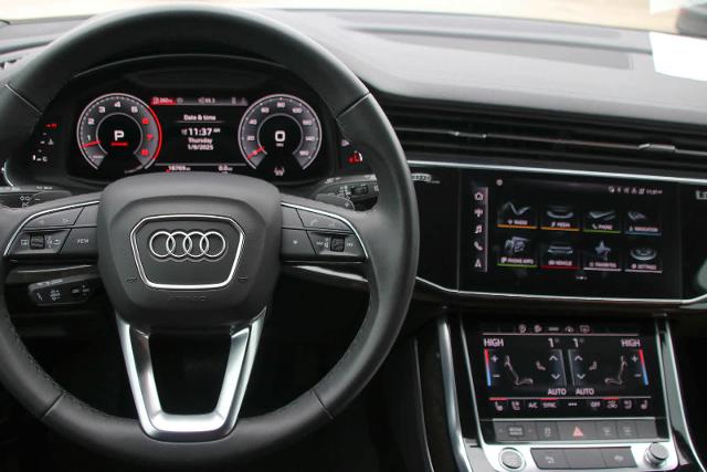 2024 Audi Q7 Vehicle Photo in SUGAR LAND, TX 77478