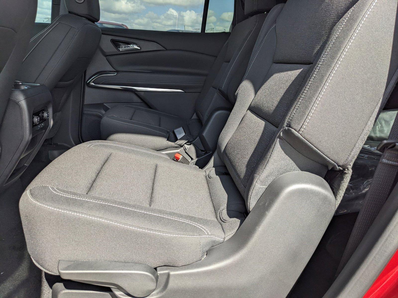 2025 Chevrolet Traverse Vehicle Photo in MIAMI, FL 33172-3015