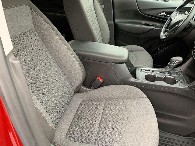 2022 Chevrolet Equinox Vehicle Photo in MOON TOWNSHIP, PA 15108-2571