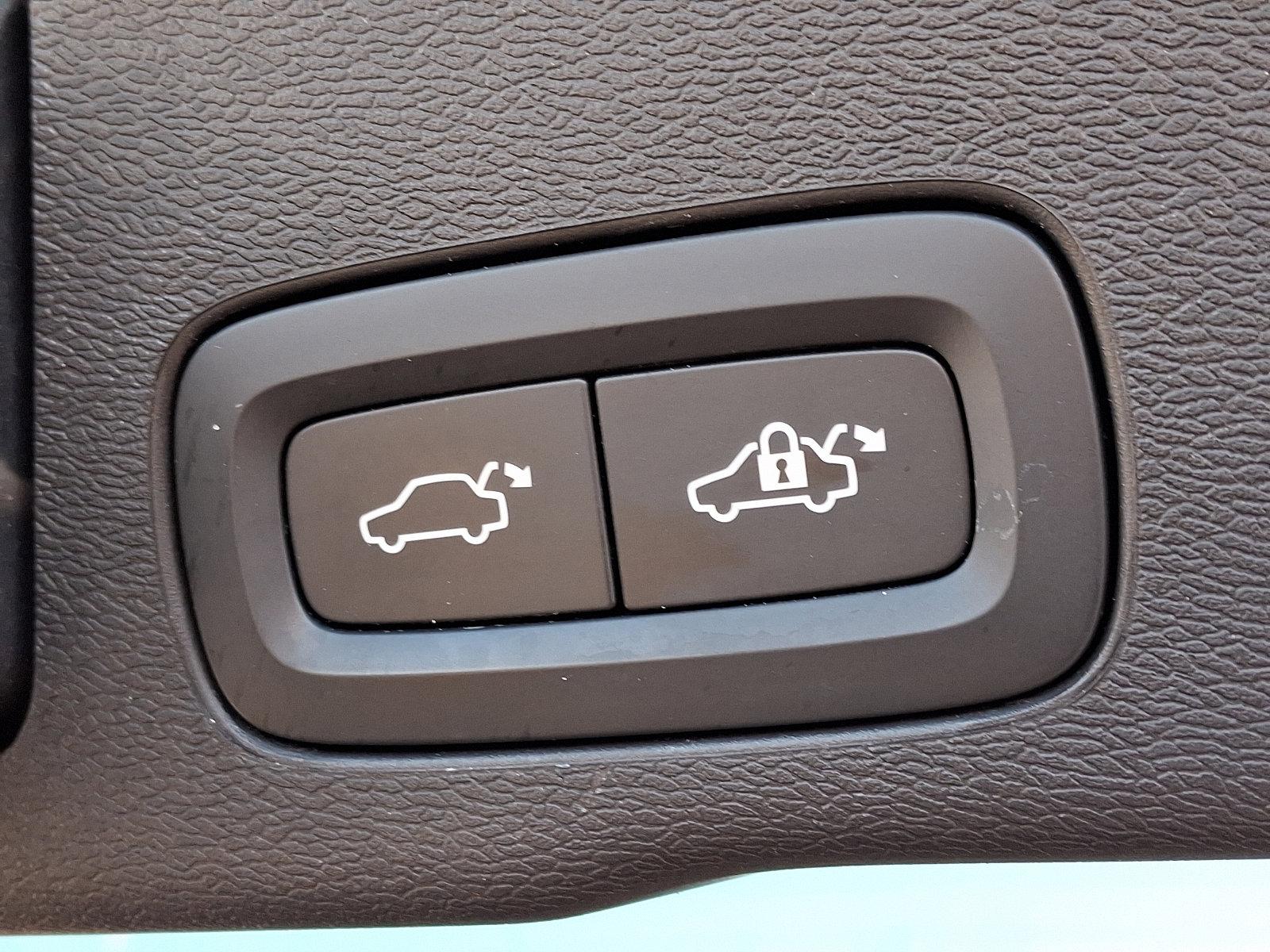 2023 Volvo XC60 Vehicle Photo in Trevose, PA 19053