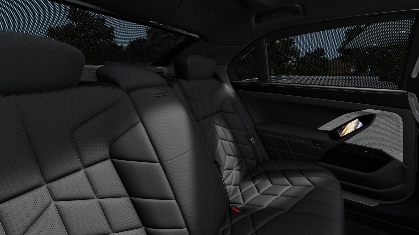 2025 BMW 740i Vehicle Photo in GRAPEVINE, TX 76051