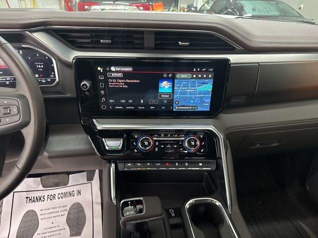 2023 GMC Sierra 1500 Vehicle Photo in MEDINA, OH 44256-9631