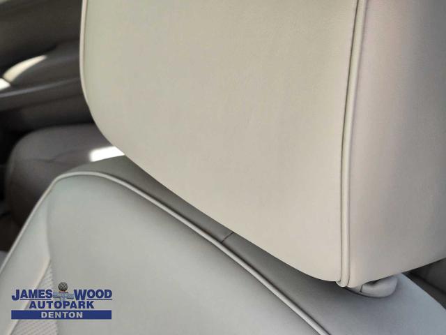 2014 Chrysler 300 Vehicle Photo in DENTON, TX 76210-9321