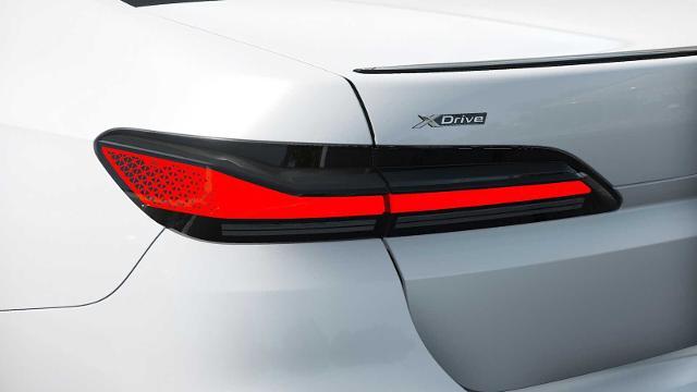 2025 BMW 750e xDrive Vehicle Photo in GRAPEVINE, TX 76051