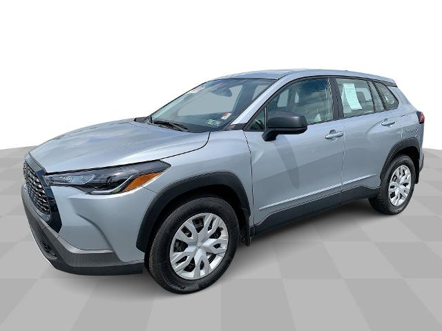 2024 Toyota Corolla Cross Vehicle Photo in MOON TOWNSHIP, PA 15108-2571