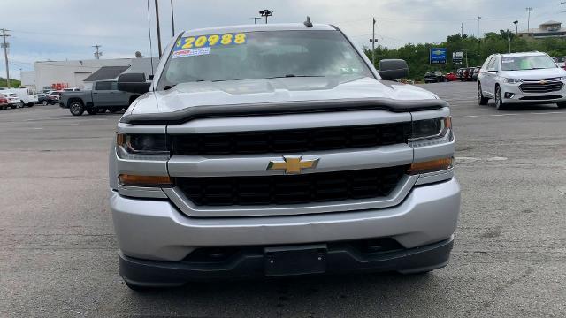 2017 Chevrolet Silverado 1500 Vehicle Photo in MOON TOWNSHIP, PA 15108-2571