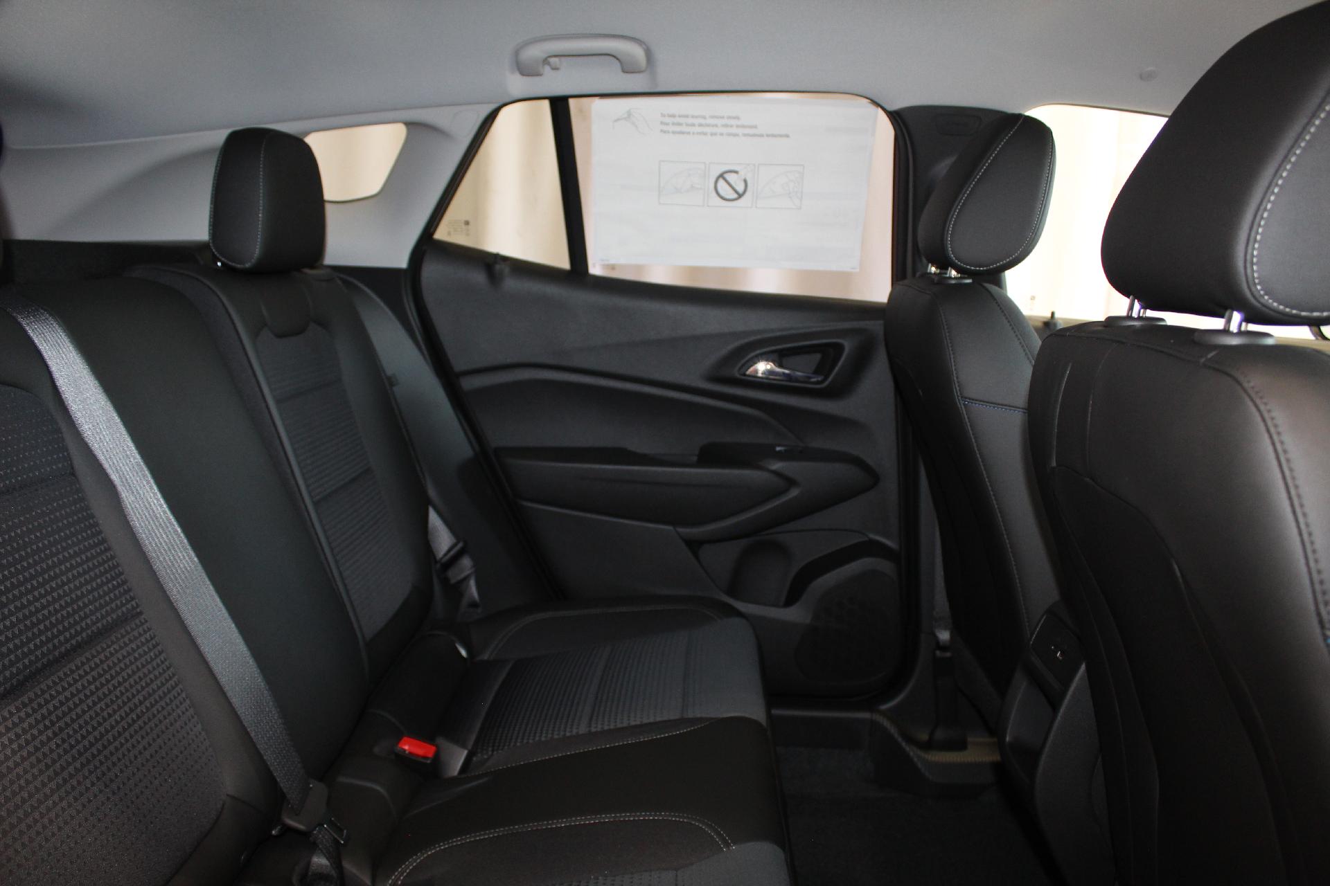 2025 Chevrolet Trax Vehicle Photo in NORTHAMPTON, MA 01060-1120