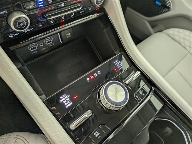 2022 Jeep Grand Cherokee Vehicle Photo in ENGLEWOOD, CO 80113-6708