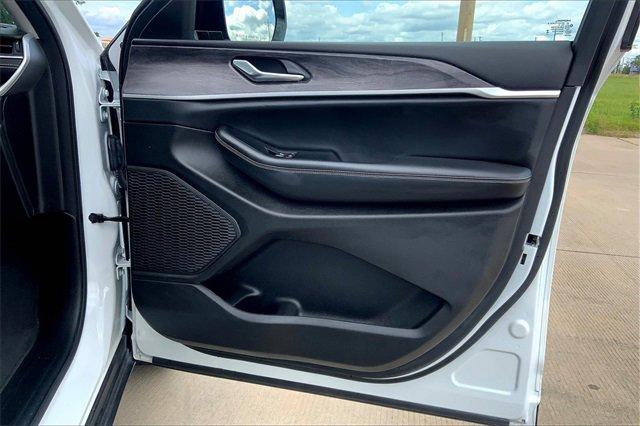 2023 Jeep Grand Cherokee L Vehicle Photo in TOPEKA, KS 66609-0000