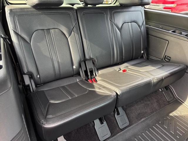 2019 Ford Expedition Vehicle Photo in COLUMBIA, MO 65203-3903