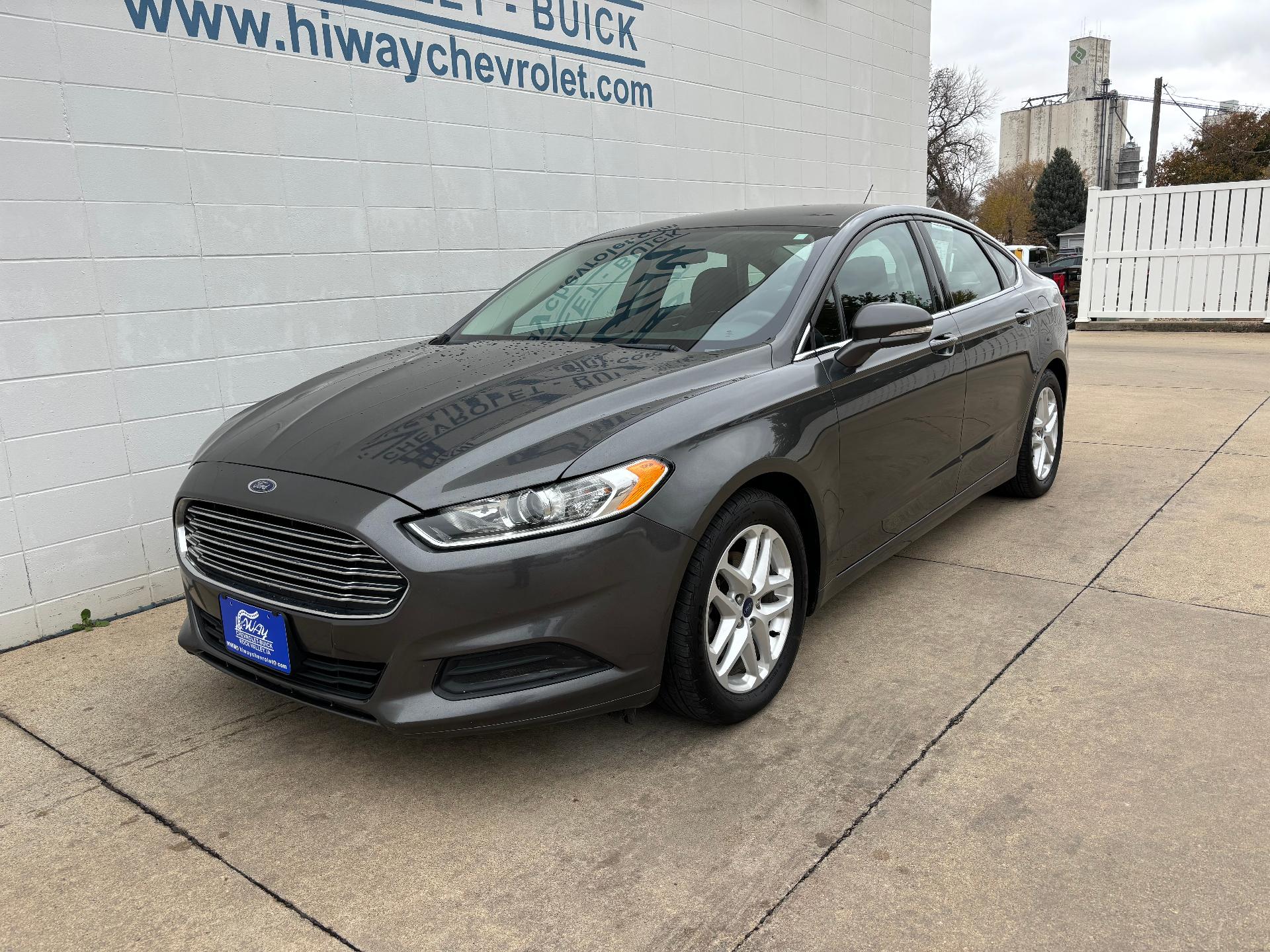 Used 2016 Ford Fusion SE with VIN 1FA6P0H76G5133825 for sale in Rock Valley, IA