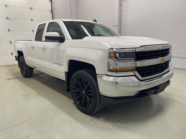 Used 2017 Chevrolet Silverado 1500 LT with VIN 1GCVKREC4HZ239291 for sale in Rogers, Minnesota