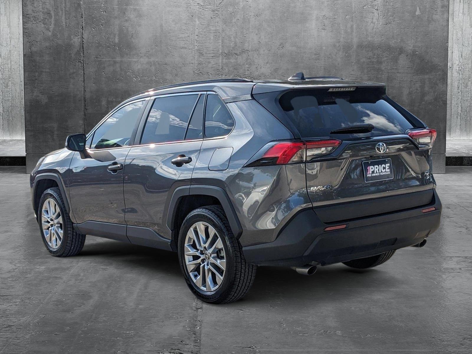 2021 Toyota RAV4 Vehicle Photo in GREENACRES, FL 33463-3207