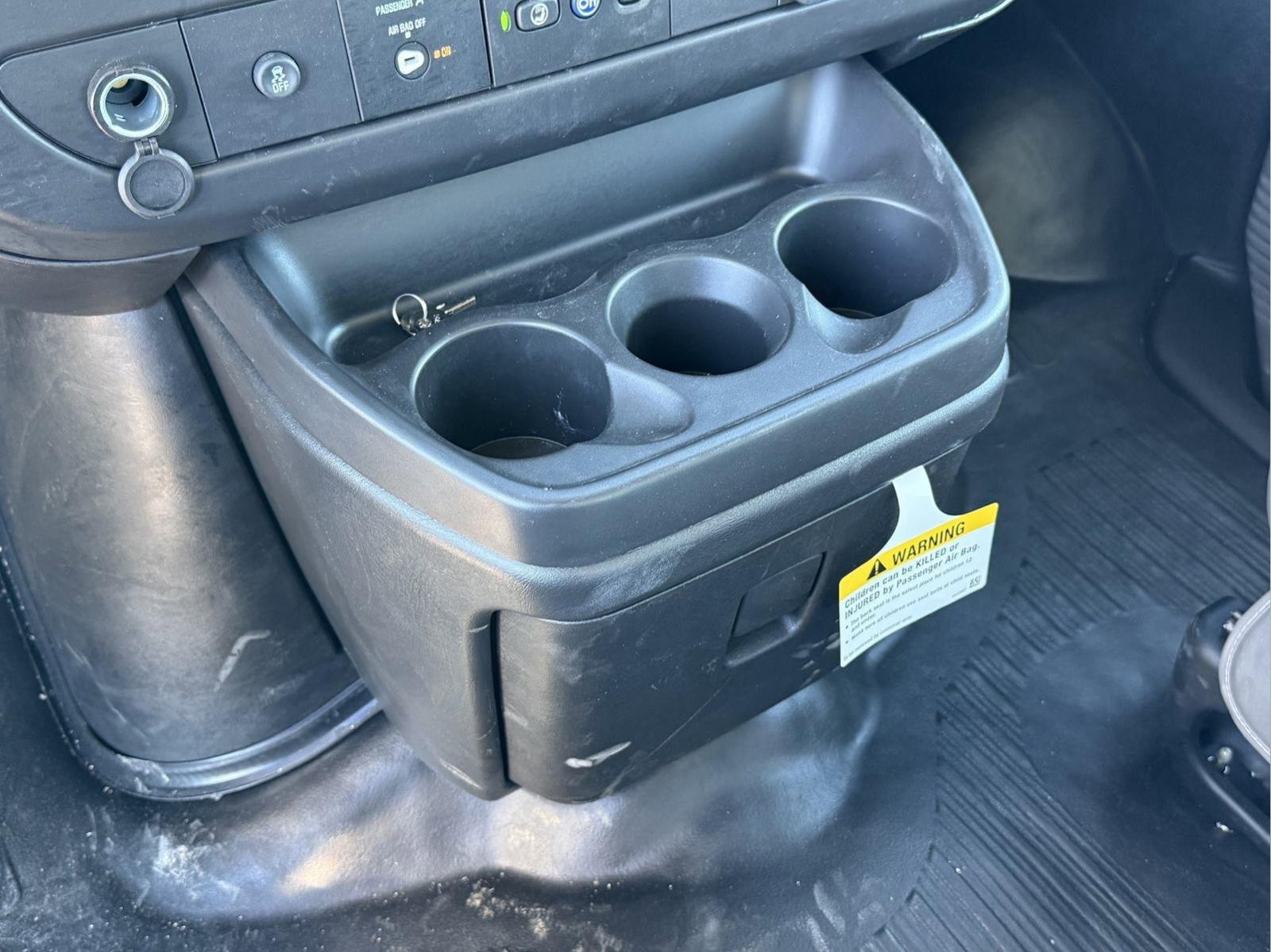 2024 Chevrolet Express Cutaway 3500 Vehicle Photo in GEORGETOWN, TX 78626-7508
