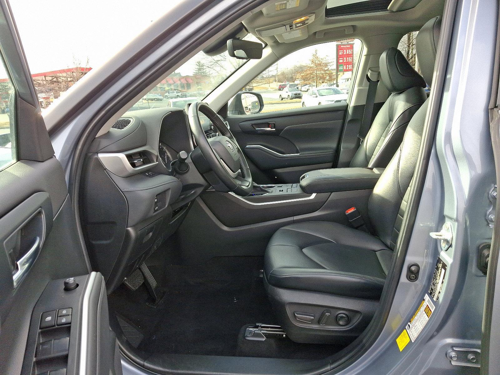 2022 Toyota Highlander Vehicle Photo in Harrisburg, PA 17111