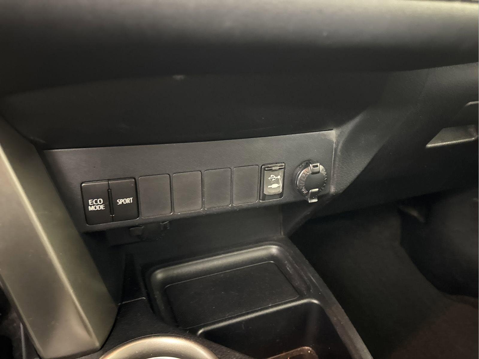 2015 Toyota RAV4 Vehicle Photo in GEORGETOWN, TX 78626-7508