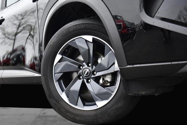 2024 Nissan Rogue Vehicle Photo in Ballwin, MO 63011
