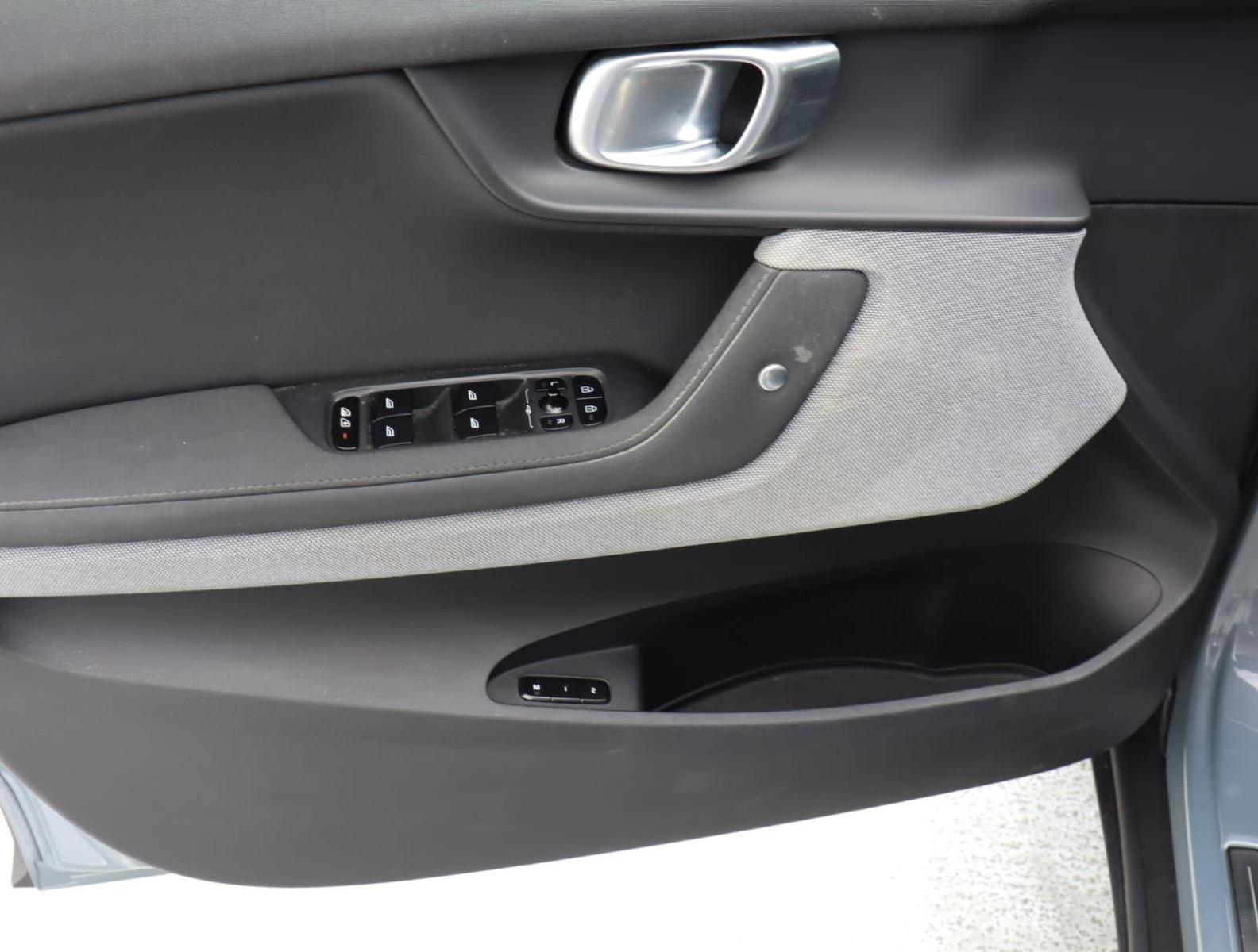 2022 Polestar 2 Vehicle Photo in LOS ANGELES, CA 90007-3794