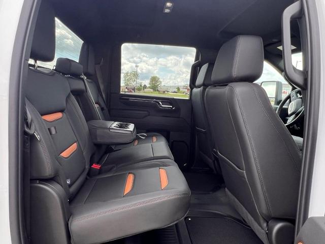 2025 GMC Sierra 2500 HD Vehicle Photo in EFFINGHAM, IL 62401-2832