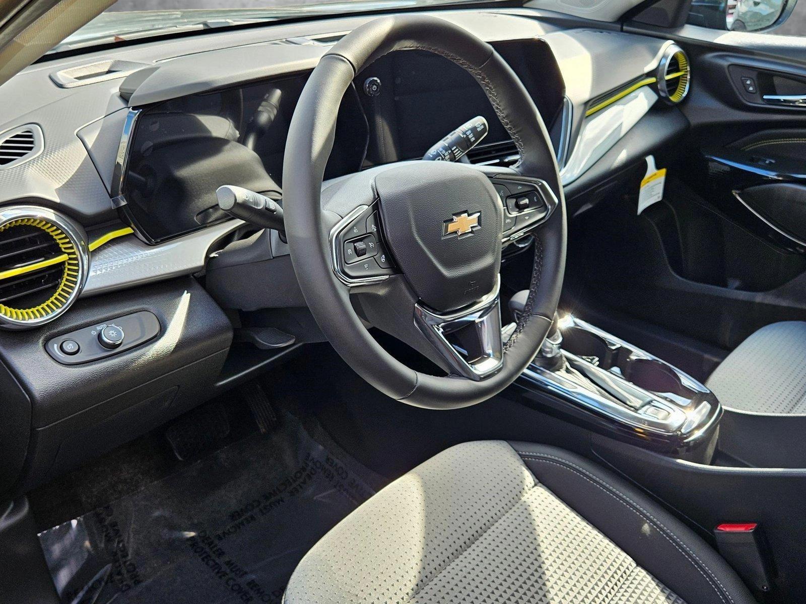 2025 Chevrolet Trax Vehicle Photo in GREENACRES, FL 33463-3207