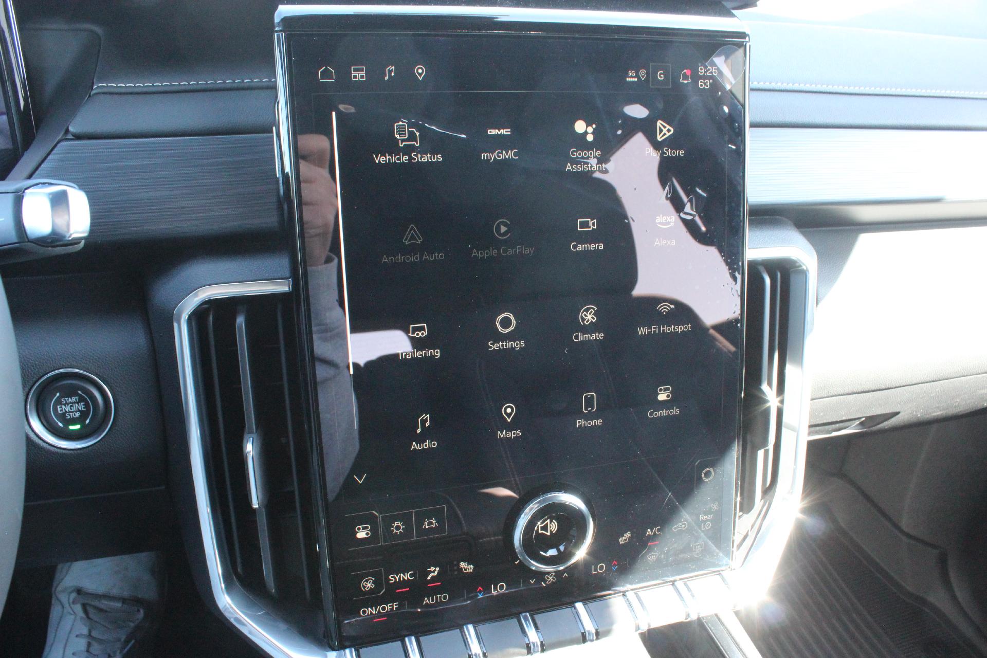 2025 GMC Acadia Vehicle Photo in AURORA, CO 80012-4011