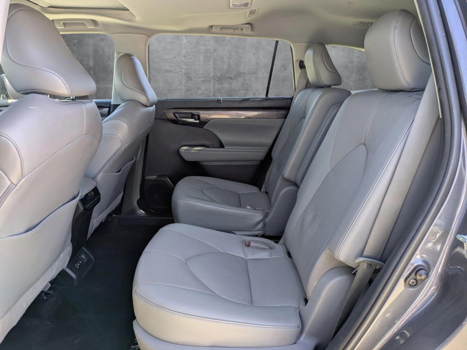 2022 Toyota Highlander Vehicle Photo in Tustin, CA 92782