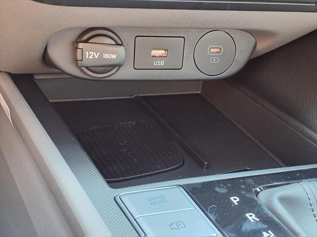2025 Hyundai ELANTRA Vehicle Photo in Peoria, IL 61615
