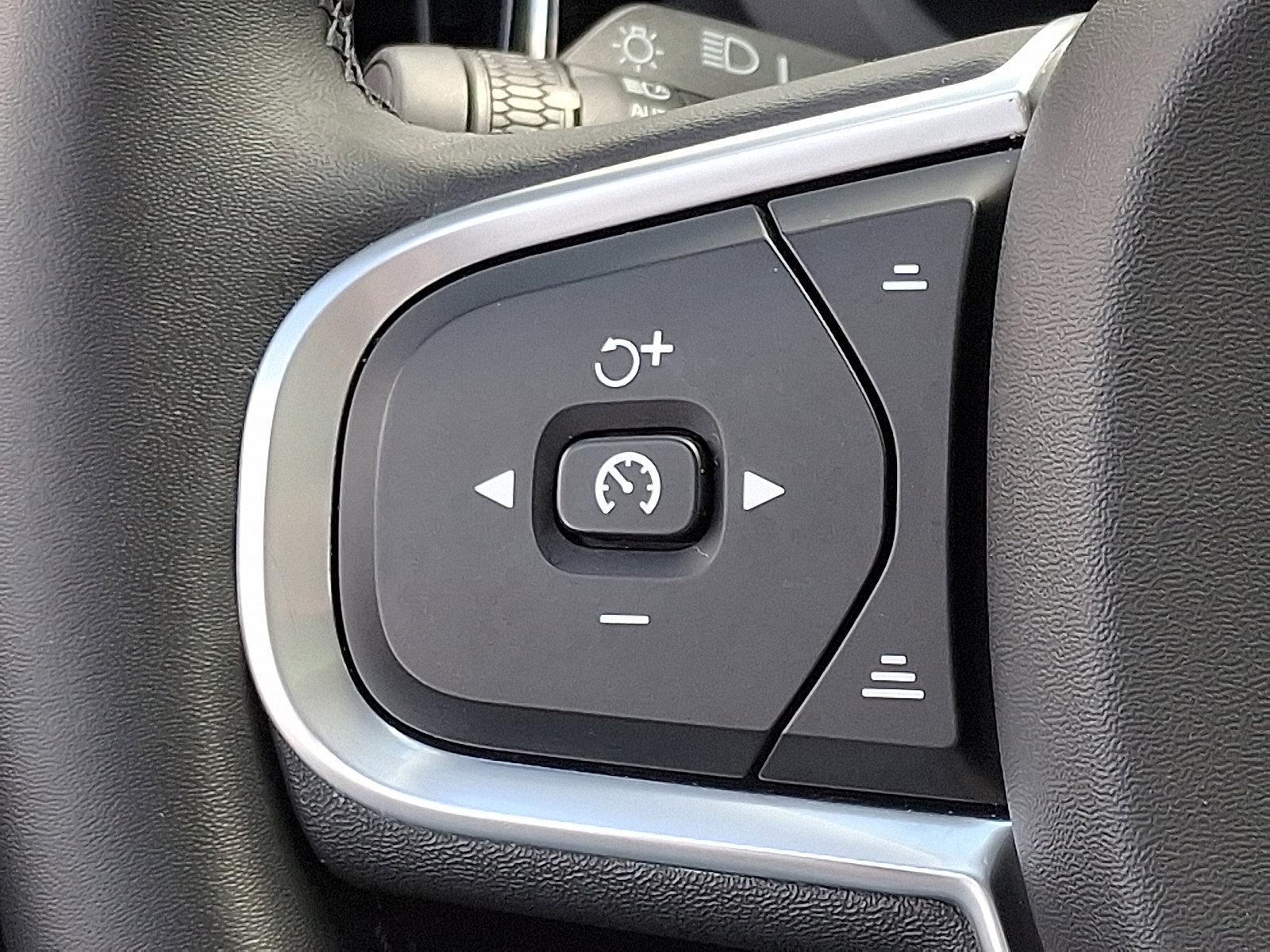 2022 Volvo XC60 Vehicle Photo in Trevose, PA 19053