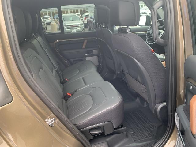 2023 Defender Vehicle Photo in GREEN BAY, WI 54304-5303
