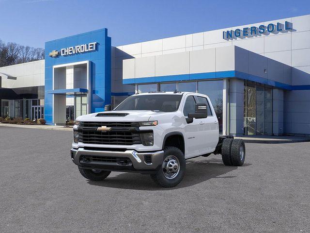 2025 Chevrolet Silverado 3500 HD Chassis Cab Vehicle Photo in DANBURY, CT 06810-5034
