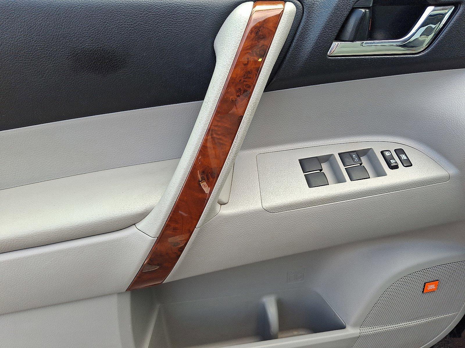 2013 Toyota Highlander Vehicle Photo in Harrisburg, PA 17111