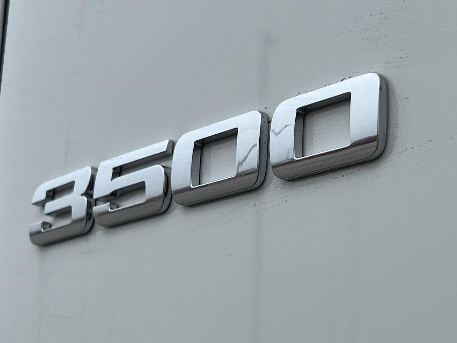 2024 Chevrolet Low Cab Forward 3500 Vehicle Photo in GEORGETOWN, TX 78626-7508